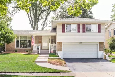 731 Hawthorne Circle, Lombard, IL 60148 - Photo 1