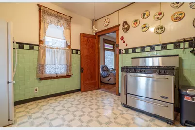 10747 S Avenue H, Chicago, IL 60617 - Photo 9