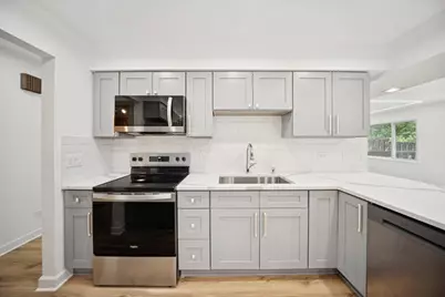 567 Cress Creek Lane, Crystal Lake, IL 60014 - Photo 11