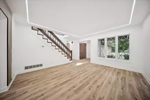 567 Cress Creek Ln, Crystal Lake, IL 60014 - Photo 3