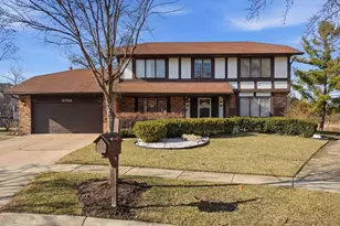5722 Doe Cir, Westmont, IL 60559 - Photo 1