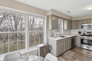 544 Bradbury Ln, Geneva, IL 60134 - Photo 9