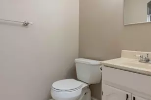 1515 W Oakdale Ave, Chicago, IL 60657 - Photo 11