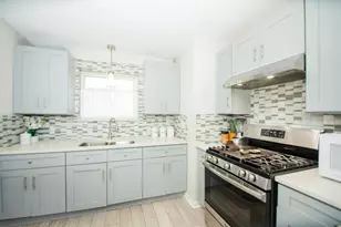 7848 Meade Ave, Burbank, IL 60459 - Photo 5