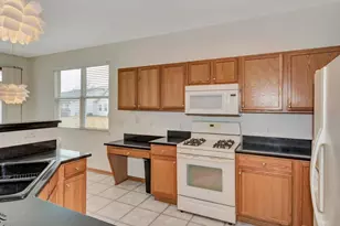 670 S Wellston Ln, Romeoville, IL 60446 - Photo 9