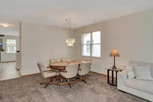 670 S Wellston Ln, Romeoville, IL 60446 - Photo 5