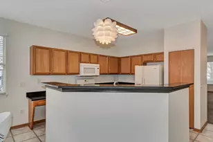 670 S Wellston Ln, Romeoville, IL 60446 - Photo 7