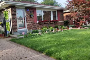 2176 N Westmoreland Dr, Palatine, IL 60074 - Photo 1