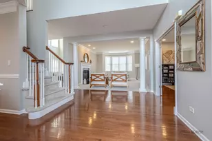 17 Tournament Dr S, Hawthorn Woods, IL 60047 - Photo 5