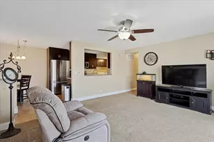 227 Elkhorn Ct, Bolingbrook, IL 60440 - Photo 3