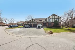 8239 Mulberry Ct, Palos Hills, IL 60465 - Photo 3