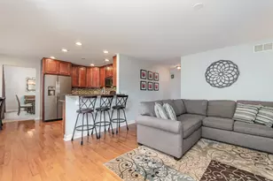 1024 N Camden Ln, South Elgin, IL 60177 - Photo 9