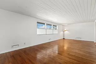 713 Lois Pl, Joliet, IL 60435 - Photo 3