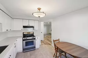 7422 W 111th St, Worth, IL 60482 - Photo 3