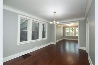 8117 S Burnham Avenue, Chicago, IL 60617 - Photo 3