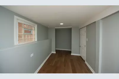 8117 S Burnham Avenue, Chicago, IL 60617 - Photo 11