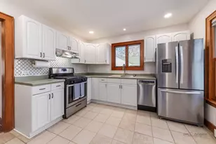 367 N Lake St, Grayslake, IL 60030 - Photo 5