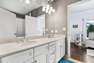 1927 W Belmont Ave, Chicago, IL 60657 - Photo 11