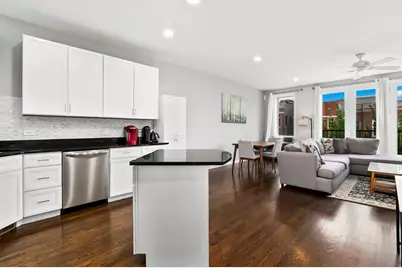 1927 W Belmont Avenue #3, Chicago, IL 60657 - Photo 7