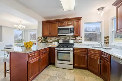 1294 Hunters Ridge East, Hoffman Estates, IL 60192 - Photo 9