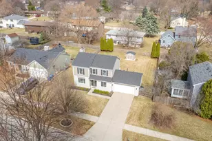 90 Arbor Ave, Sugar Grove, IL 60554 - Photo 3