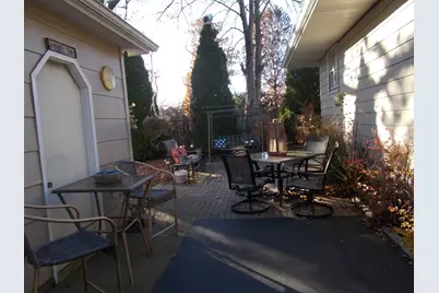 905 Winthrop Court, Zion, IL 60099 - Photo 9