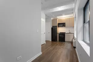 5718 N Winthrop Ave, Chicago, IL 60660 - Photo 3