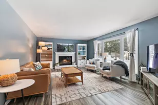 325 Stonegate Rd, Algonquin, IL 60102 - Photo 9