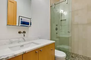 1302 W Erie St, Chicago, IL 60642 - Photo 23