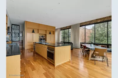 1302 W Erie Street, Chicago, IL 60642 - Photo 7