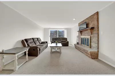 601 Lake Hinsdale Drive #301, Willowbrook, IL 60527 - Photo 3