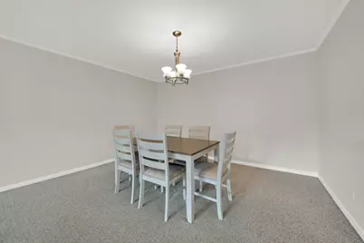 601 Lake Hinsdale Drive #301, Willowbrook, IL 60527 - Photo 5