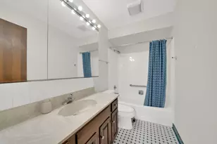 601 Lake Hinsdale Dr, Willowbrook, IL 60527 - Photo 13