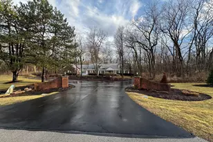 83 Oak Creek Dr, Yorkville, IL 60560 - Photo 3