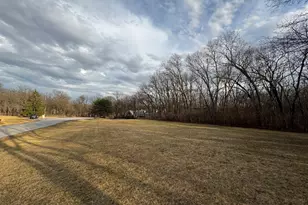 83 Oak Creek Dr, Yorkville, IL 60560 - Photo 5