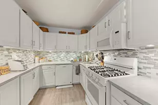 2646 N Mont Clare Ave, Chicago, IL 60707 - Photo 11