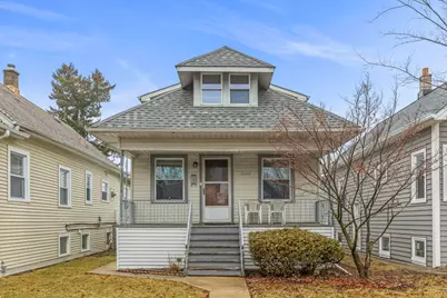2646 N Mont Clare Avenue, Chicago, IL 60707 - Photo 1