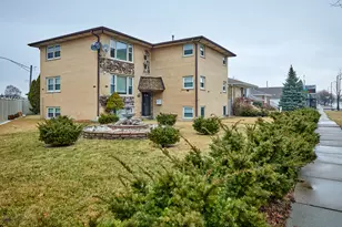 6780 W Forest Preserve Dr, Harwood Heights, IL 60706 - Photo 1