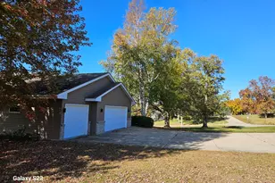 1898 Delmar Dr, Freeport, IL 61032 - Photo 45