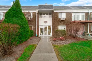 10361 Dearlove Rd, Glenview, IL 60025 - Photo 1