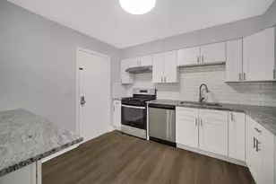 10361 Dearlove Rd, Glenview, IL 60025 - Photo 3