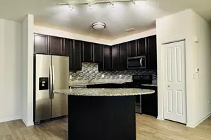 810 Four Seasons Blvd, Aurora, IL 60504 - Photo 3