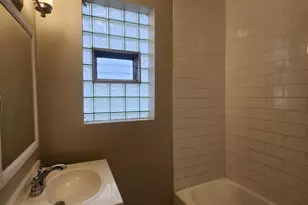 8000 S Woodlawn Ave, Chicago, IL 60619 - Photo 9