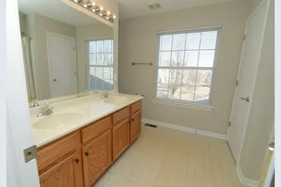 1752 Tallmeadow Drive, Dekalb, IL 60115 - Photo 19