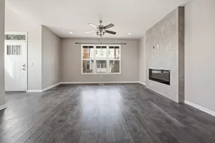 901 Times Square Dr, Aurora, IL 60504 - Photo 5