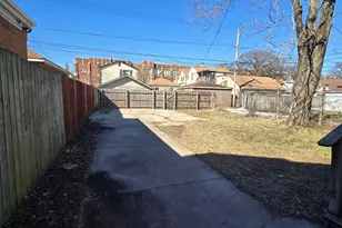 11250 S Parnell Ave, Chicago, IL 60628 - Photo 31