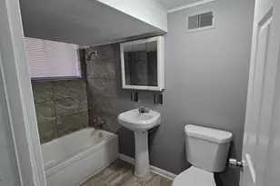 11250 S Parnell Ave, Chicago, IL 60628 - Photo 29