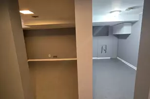 11250 S Parnell Ave, Chicago, IL 60628 - Photo 27