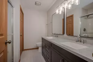 2487 Amber Ln, Elgin, IL 60123 - Photo 15