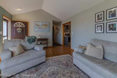 533 Bethany Road, Sycamore, IL 60178 - Photo 3